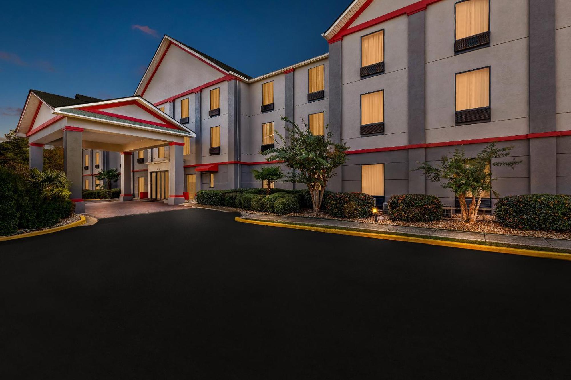 Red Roof Plus+ & Suites Atlanta Airport South College Park Exterior foto